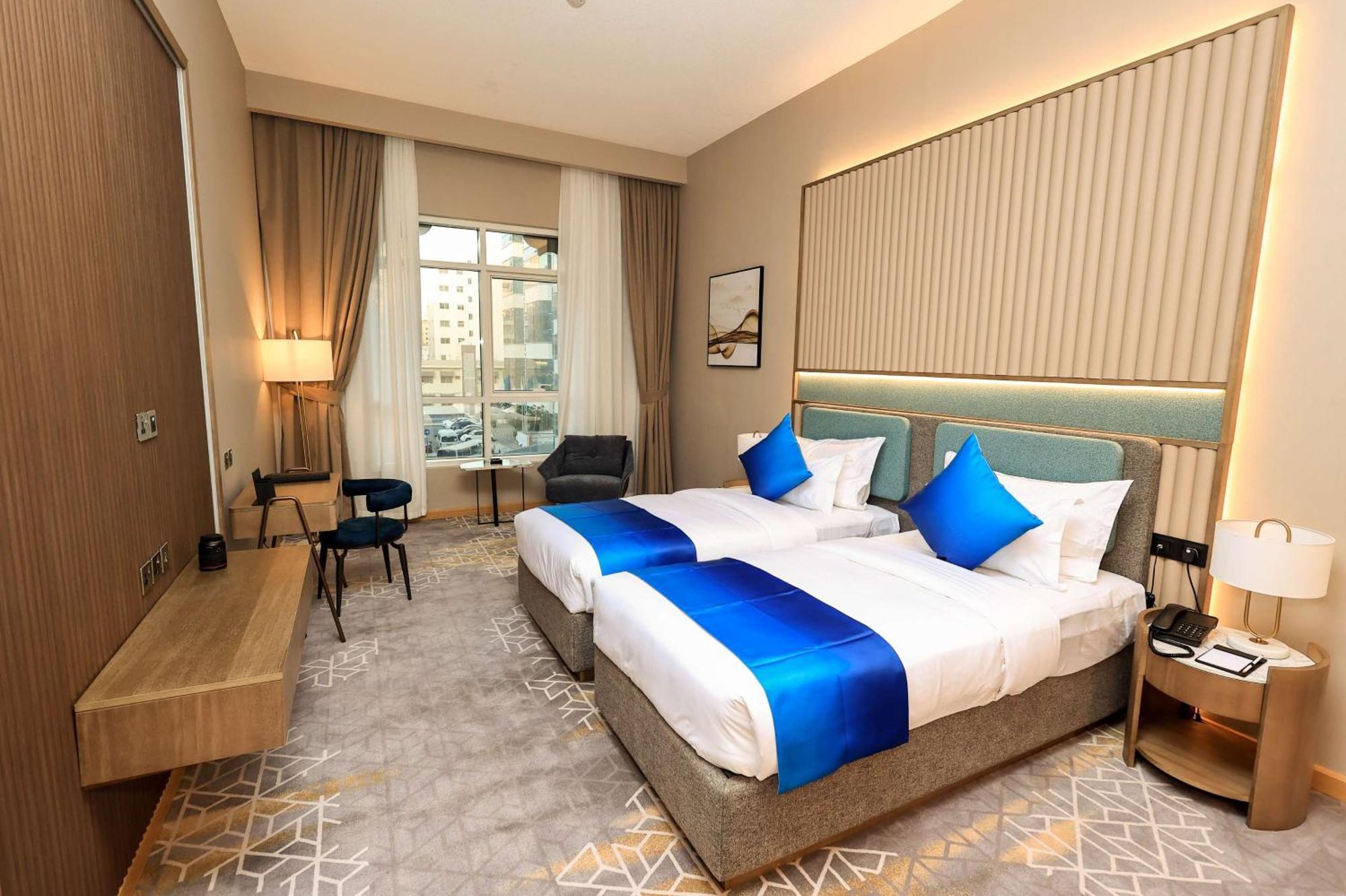 Western Premier M Four Готель 4*