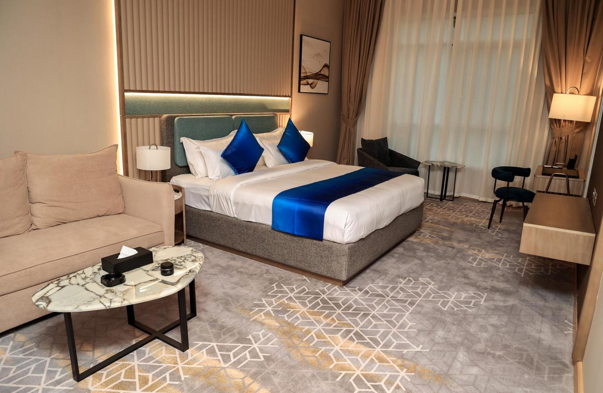 Готель Western Premier M Four 4*